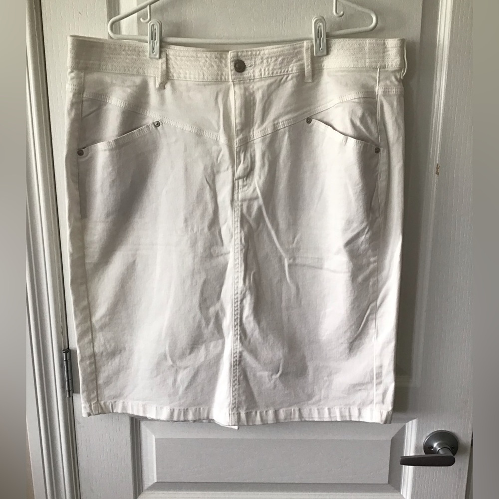 Plus Size Additionelle Strerch Denim Skirt